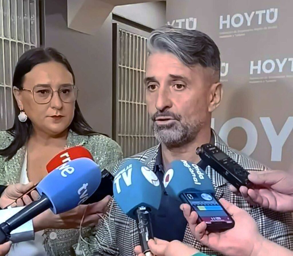 El Gobierno regional y HoyTú colaborarán para la digitalización del sector hostelero